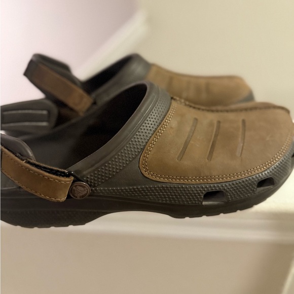 Crocs Men's Brown Leather Casual  Clogs Sz 13 - Picture 4 of 9